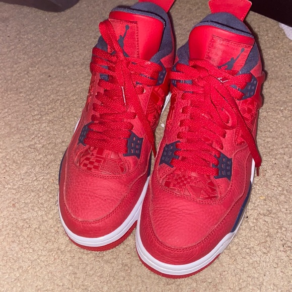 Athletic_Shoes